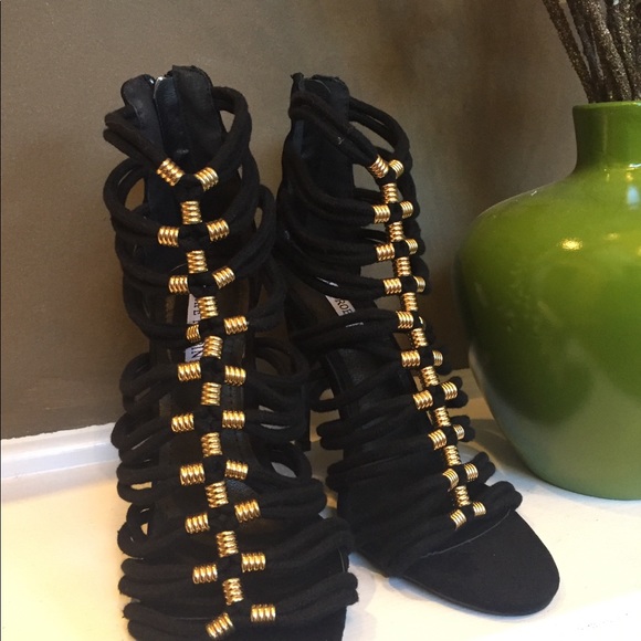 Elnora - Picture 4 of 10